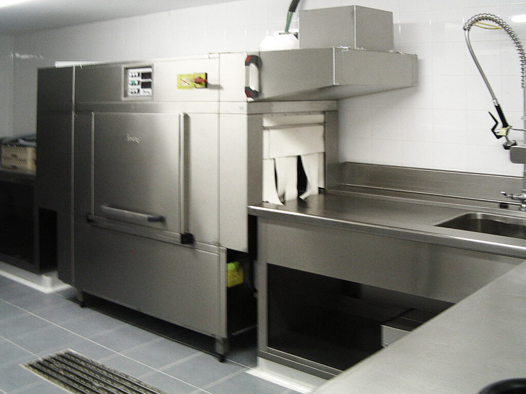 Sistema lavado de platos hotel AC Zizur