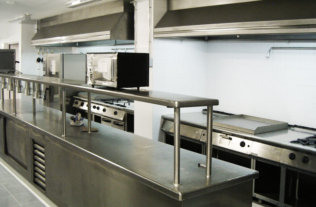 Encimera emplatado cocina hotel AC Zizur