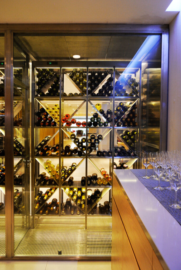 Detalle botellero Hotel NH Eurobuilding